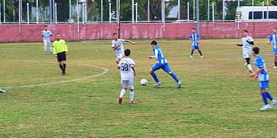 Kemer Belediye Merkez Spor evinde galip geldi