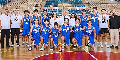 Kemer Belediye Merkez Spor U16 Basketbol Takımı turnuvada şampiyon oldu