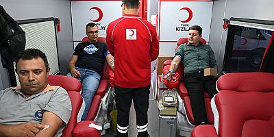 Kemer Belediye personelinden kan bağışı 
