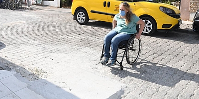 Kemer Belediyesi engelleri kaldırıyor