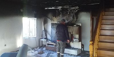 Kemer Belediyesi ev yangınında zarar gören vatandaşın yanında...