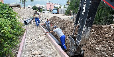 Kemer Belediyesi halka hizmet aşkıyla çalışıyor