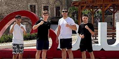 Kemer Belediyesi Kick Boks Takımı’ndan iki madalya 
