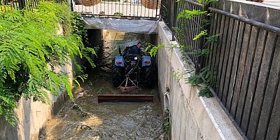 Kemer Belediyesi Kiriş mahallesindeki dere içerisinde temizlik yaptı