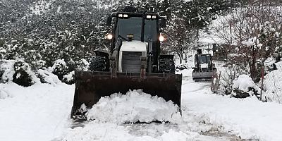 Kemer Belediyesi Mart ayında karla mücadele ediyor