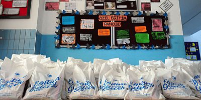 Kemer Belediyesi'nden öğrencilere kırtasiye yardımı