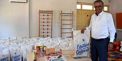 Kemer Belediyesi'nden öğrencilere kırtasiye yardımı