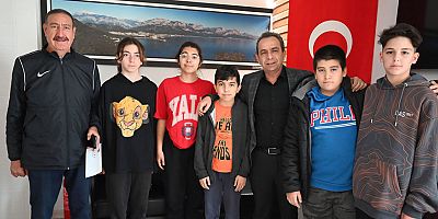 Kemer Belediyesi’nden sporculara ulaşım desteği