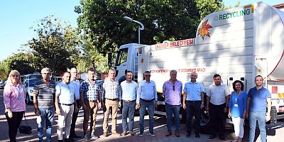 Kemer Belediyesi'ne yeni çöp konteyneri yıkama ve dezenfekte aracı