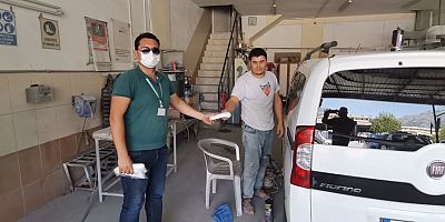 Kemer Belediyesi Sanayi Sitesi'nde maske dağıttı