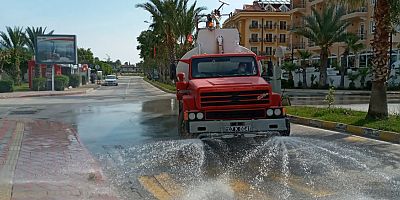 Kemer Belediyesi yasak günlerinde de çalışmaya devam ediyor