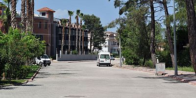 Kemer Belediyesi yıllardır yapılamayan yolları yapmaya devam ediyor