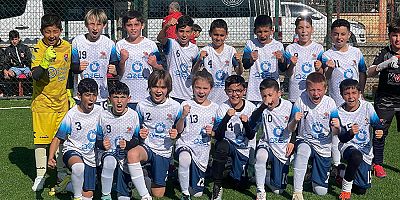 Kemer Belediyespor U11 takımı  3 puanı 3 golle aldı