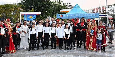 Kemer'de 2. Kafkas Halkları Dans Yarışması yapıldı