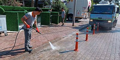 Kemer’de bayram temizliği