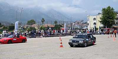 Kemer'de çift çıkışlı slalom yarışları yapıldı