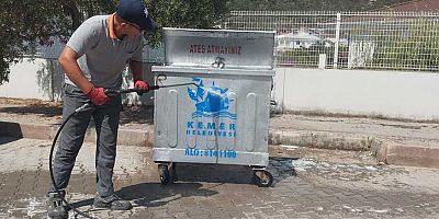 Kemer’de çöp konteynerleri dezenfekte ediliyor