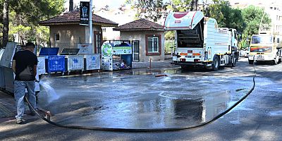 Kemer’de çöp konteynerleri dezenfekte ediliyor