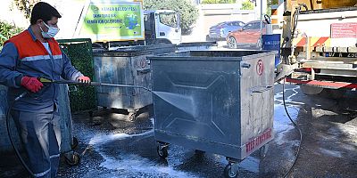 Kemer’de çöp konteynerleri dezenfekte ediliyor