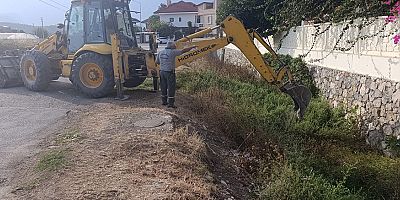 Kemer’de dere temizliği çalışmaları 