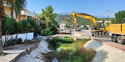 Kemer’de dere temizliği