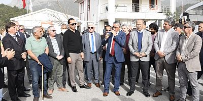 Kemer'de elektrik kesintilerine tepki için basın açıklaması yapıldı