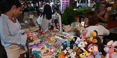 Kemer'de ev hanımları üretmeye devam ediyor