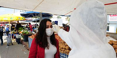 Kemer'de halkın ateşi ölçülüyor