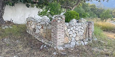 Kemer’de Osmanlı’dan kalma mezar