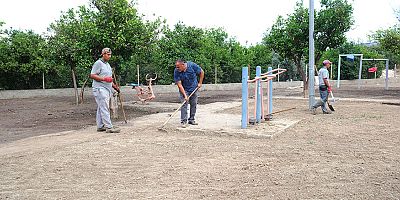 Kemer’de parklarda yenileme çalışmaları 