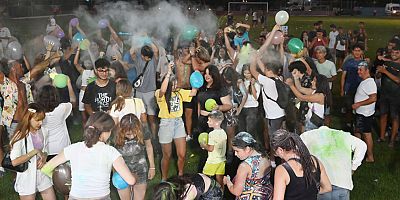 Kemer’de ‘renkli’ festival