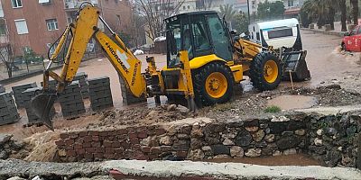 Kemer'de sel ve su baskınları yaşandı