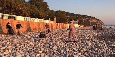 Kemer'de temizlik çalışmaları devam ediyor