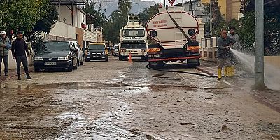 Kemer’de temizlik çalışmaları devam ediyor