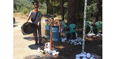 Kemer'de temizlik çalışmaları sürüyor