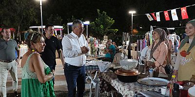 Kemer'de üreten ev hanımları kermesi 