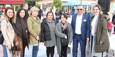 Kemer'de Yeni Yıl Kermesi düzenledi