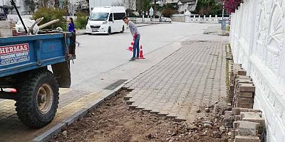 Kemer’de yol ve kaldırım çalışmaları sürüyor