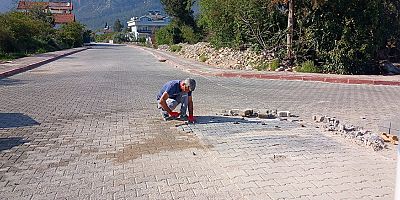 Kemer’de yol ve kaldırım çalışmaları