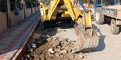 Kemer’de yol ve kaldırım çalışmaları 