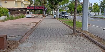 Kemer’de yol ve kaldırım çalışmaları 