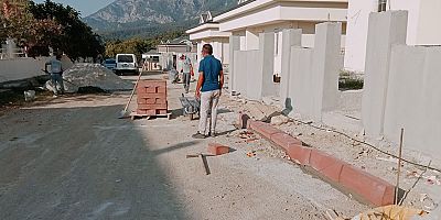 Kemer’de yol ve kaldırım çalışmaları 