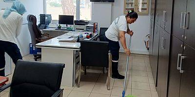 Kemer’deki kurumlarda temizlik çalışması 