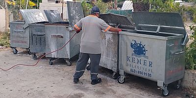 Kemer genelinde temizlik çalışmaları devam ediyor 