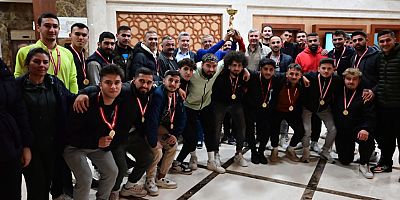 Kemer İdmanyurdu Spor şampiyon olarak Süper Amatöre yükseldi