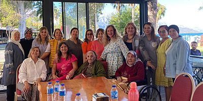 Kemer’in çınarları Deniz Kafe’de buluştu