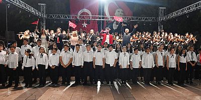 Kemer’in çocuklarından Cumhuriyet ve Atatürk’e vefa konseri