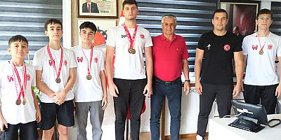 Kemer’in gururlarından Başkan Topaloğlu’na ziyaret