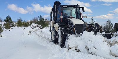 Kemer’in yüksek kesimlerinde kar etkili oldu