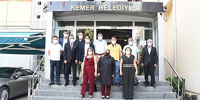 Kemer İYİ Parti'den Başkan Topaloğlu'na ziyaret